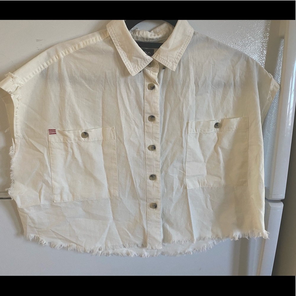 URBAN OUTFITTERS BDG WHITE CROPPED SHIRT